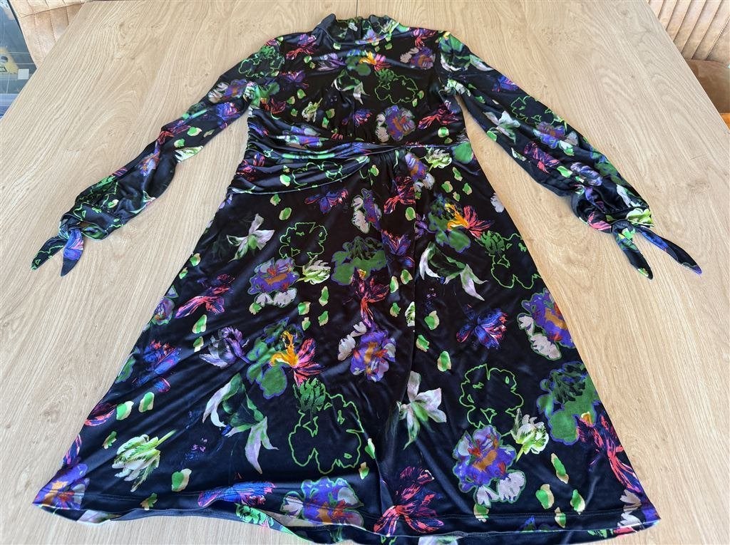 Marc Cain Bloemenjurk - Maat N4, Kleding | Dames, Ophalen of Verzenden, Zo goed als nieuw, Maat 38/40 (M), Boven de knie
