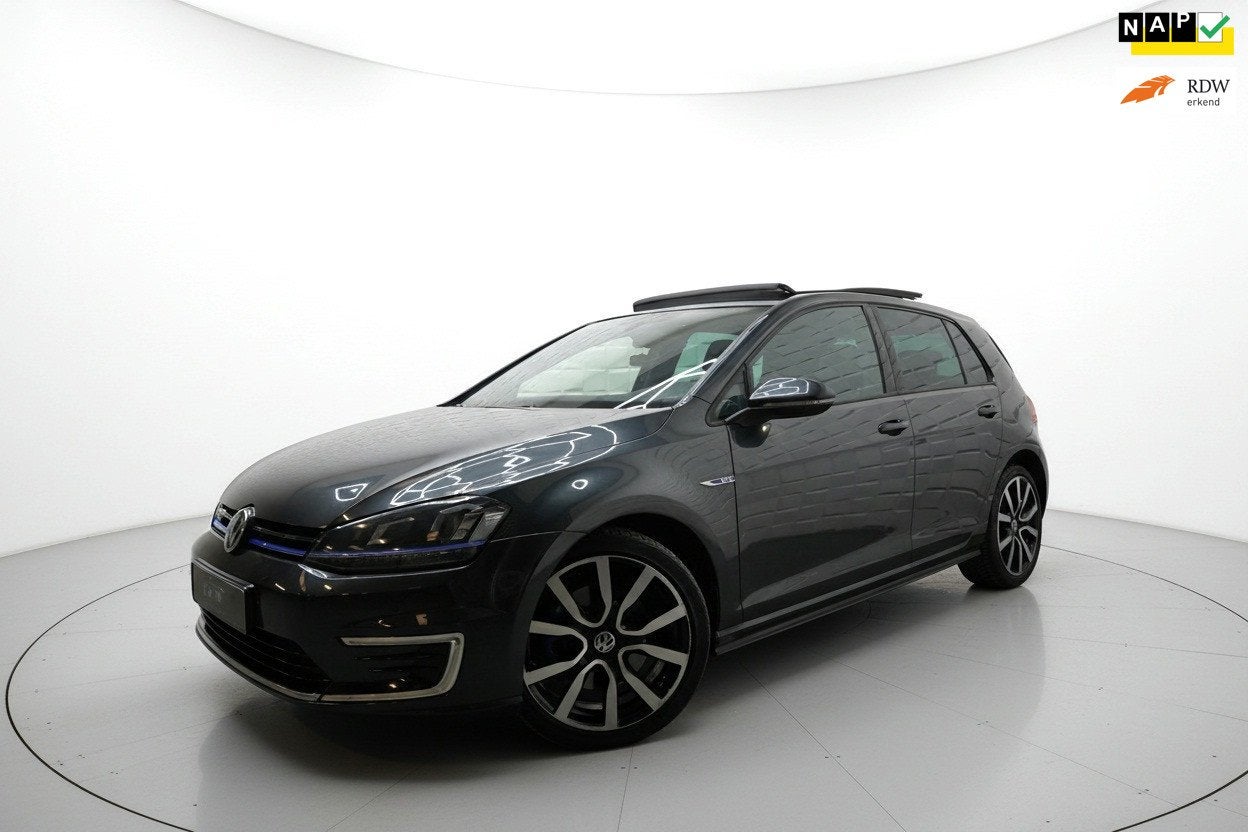 Volkswagen Golf 1.4 TSI GTE PANO PDC NAVI 204PK, Auto's, 8 kWh, Stof, Gebruikt, 4 cilinders