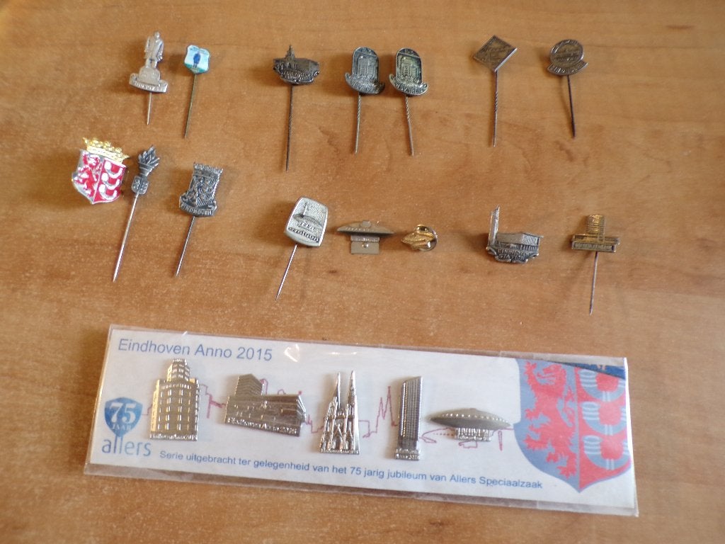 diverse pins speldjes van Eindhoven, oa. gebouwen, wapen, Ophalen of Verzenden, Stad of Land, Speldje of Pin