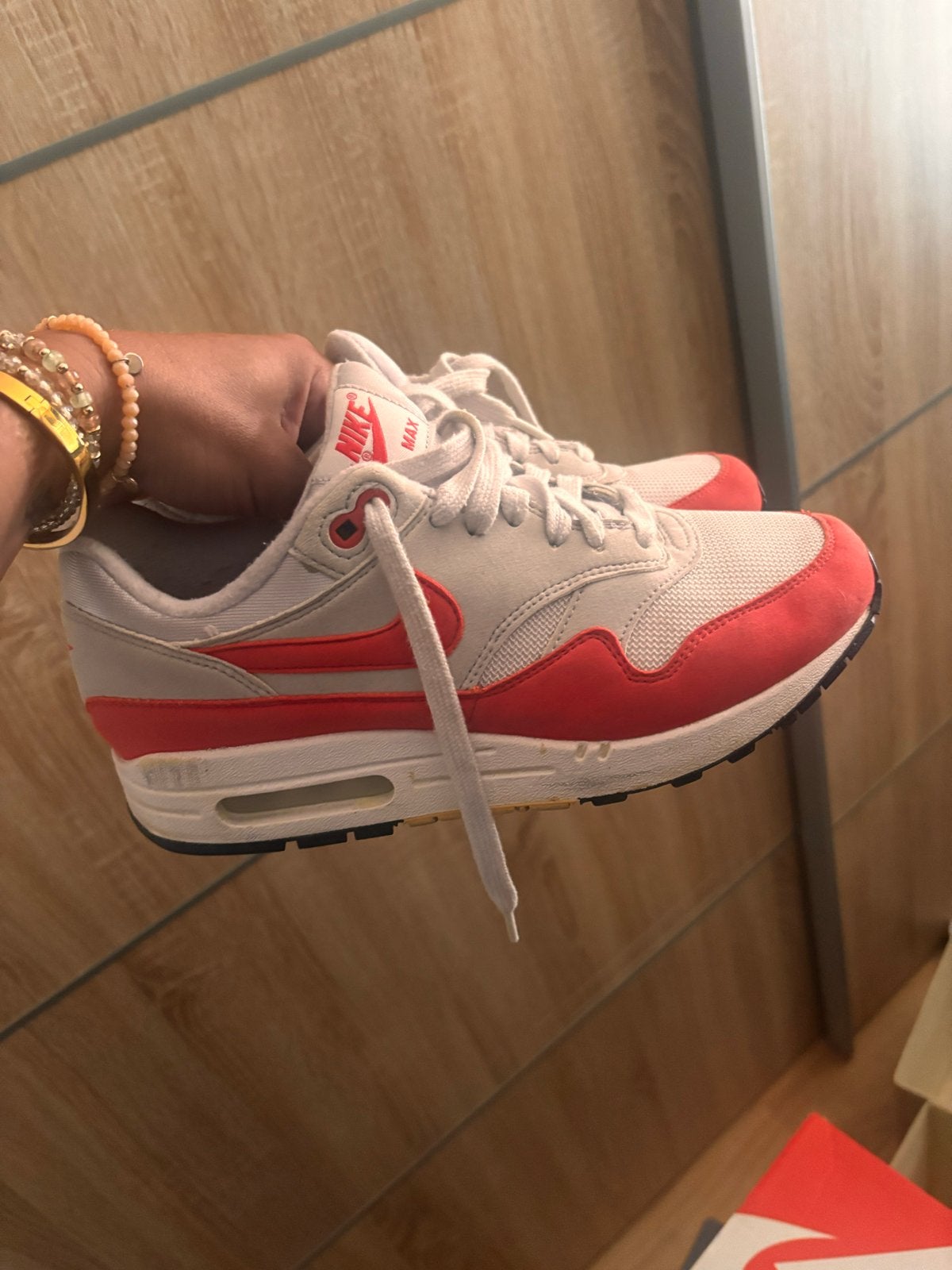 Nike Air Max 1 Rood - Maat 39 - Amper gedragen, Ophalen of Verzenden, Zo goed als nieuw, Rood, Sneakers of Gympen