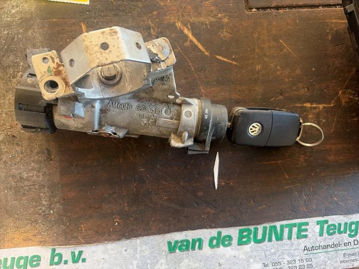 Kontaktslot + Sleutel van een Volkswagen Polo, Gebruikt, -, Volkswagen, -