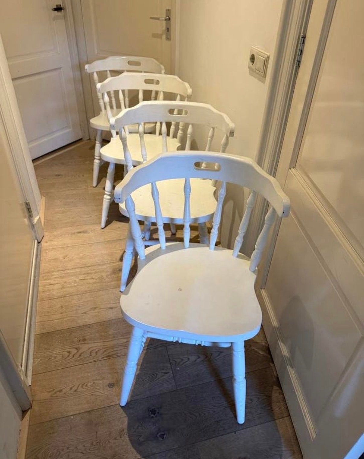Set van 4 witte houten eetkamerstoelen, Antiek en Kunst, Ophalen