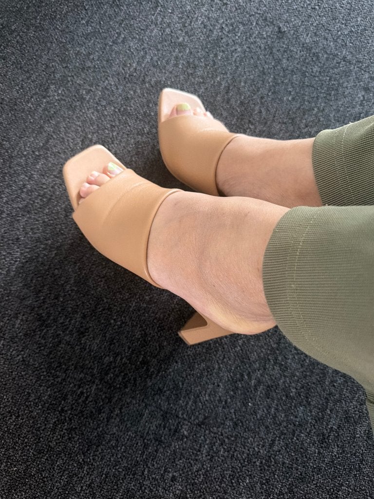 Pumps maat 38 weinig gedragen mooi sexy heels beige nude, Pumps, Beige, Ophalen of Verzenden, Zo goed als nieuw