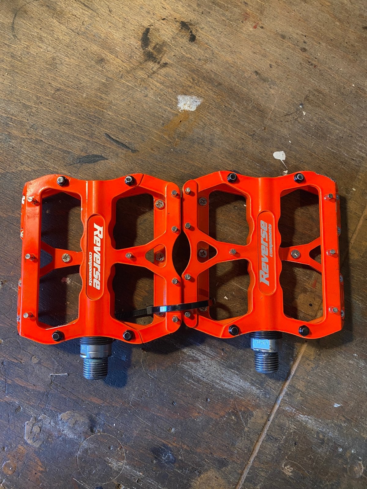 Reverse escape flat pedals oranje, Fietsen en Brommers, Fietsonderdelen, Ophalen of Verzenden, Zo goed als nieuw