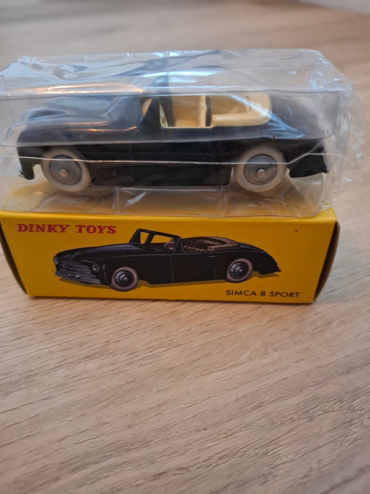 Dinky Toys Simca 8 Sport - Nieuw in verpakking, Ophalen of Verzenden, Nieuw