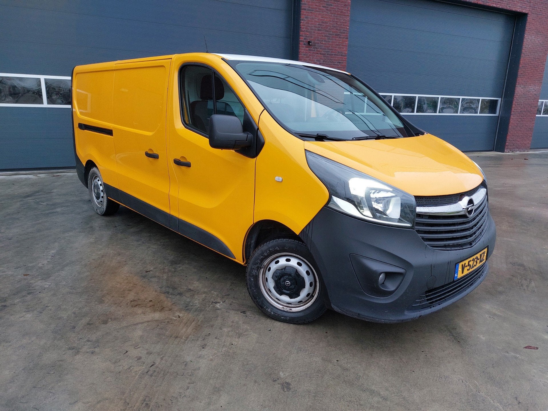 Opel Vivaro 1.6 CDTI L2H1 Edition Airco/Navigatie/Camera 4-2, Auto's, Gebruikt, 4 cilinders, Bedrijf, 1695 kg