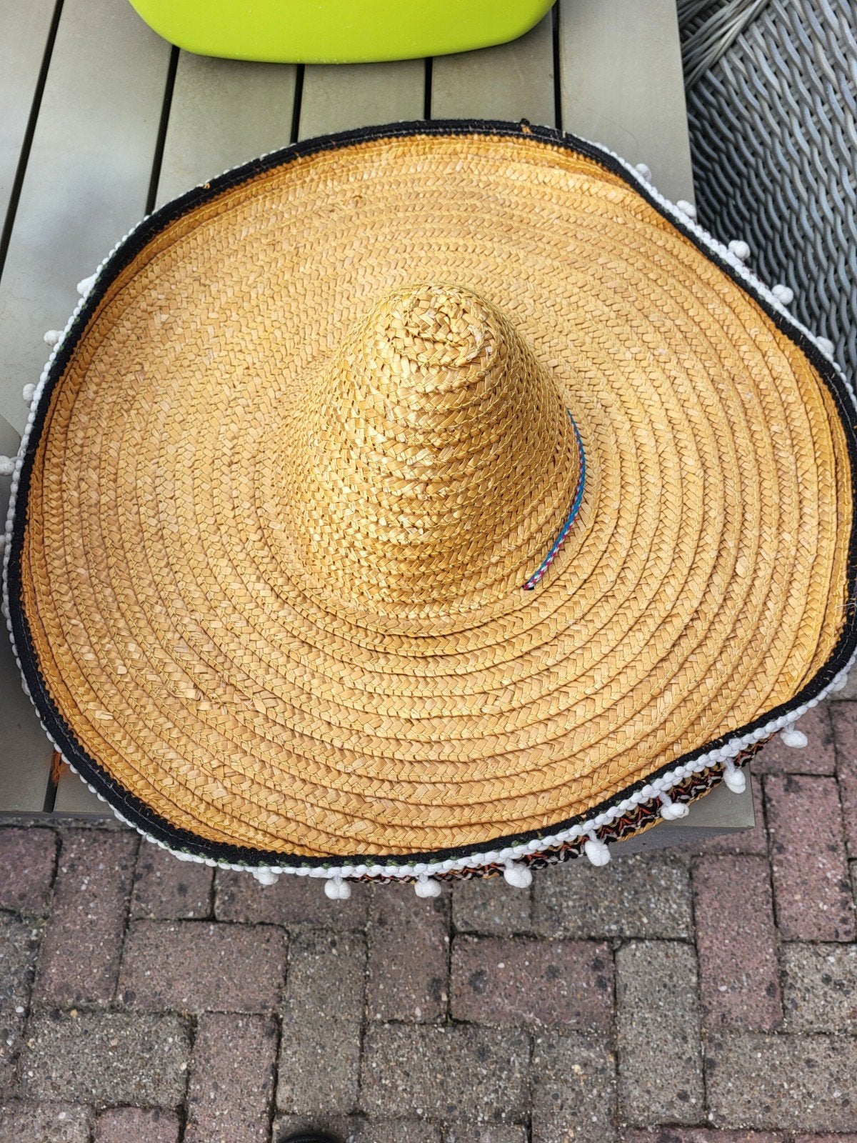 Sombrero strohoed met pompons, Ophalen, Zo goed als nieuw, One size fits all, Hoed