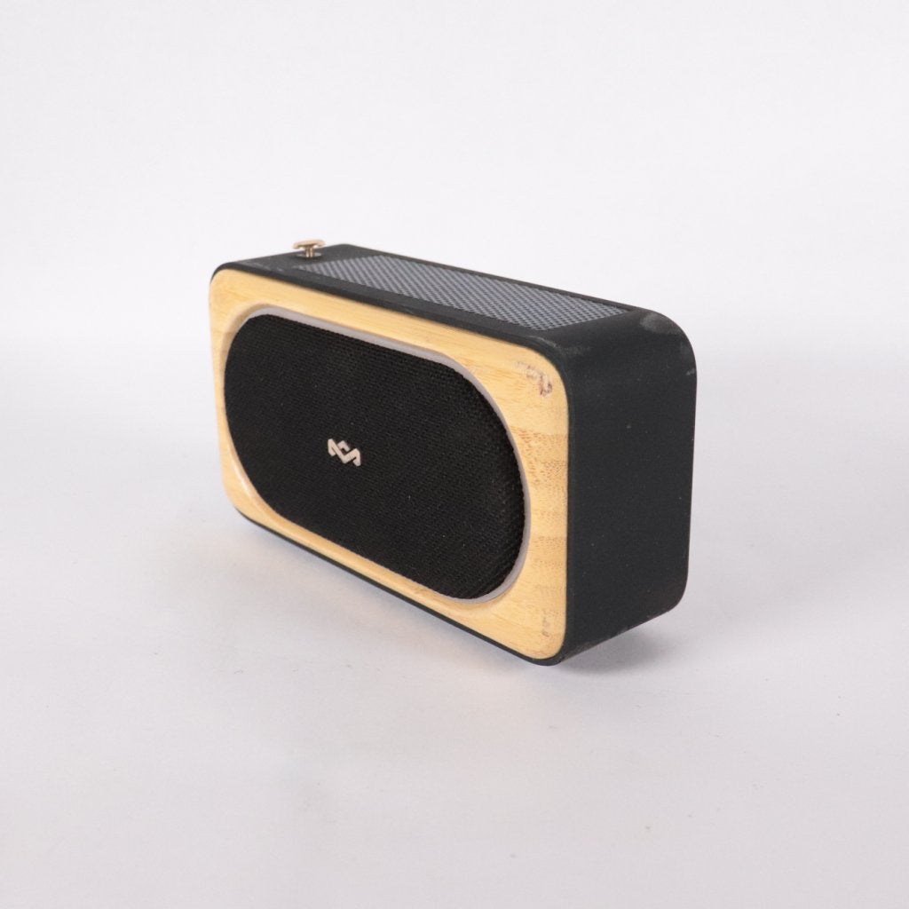 House Of Marley Roots Solar Speaker - Nette Staat, House of Marley, Gebruikt, Customersupport@thehouseofmarley.com, 3000 Pontiac Trail
Commerce Charter Township, MI 48390
USA