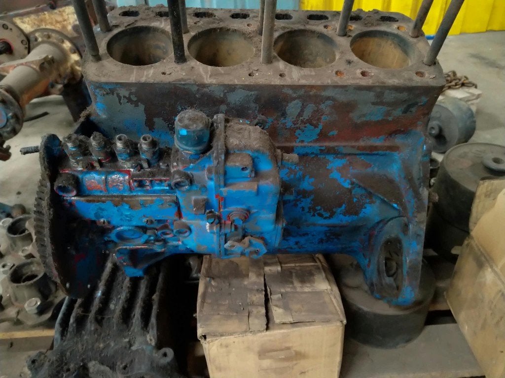 Oude motorblok voor restauratie of onderdelen, Ophalen, Gebruikt