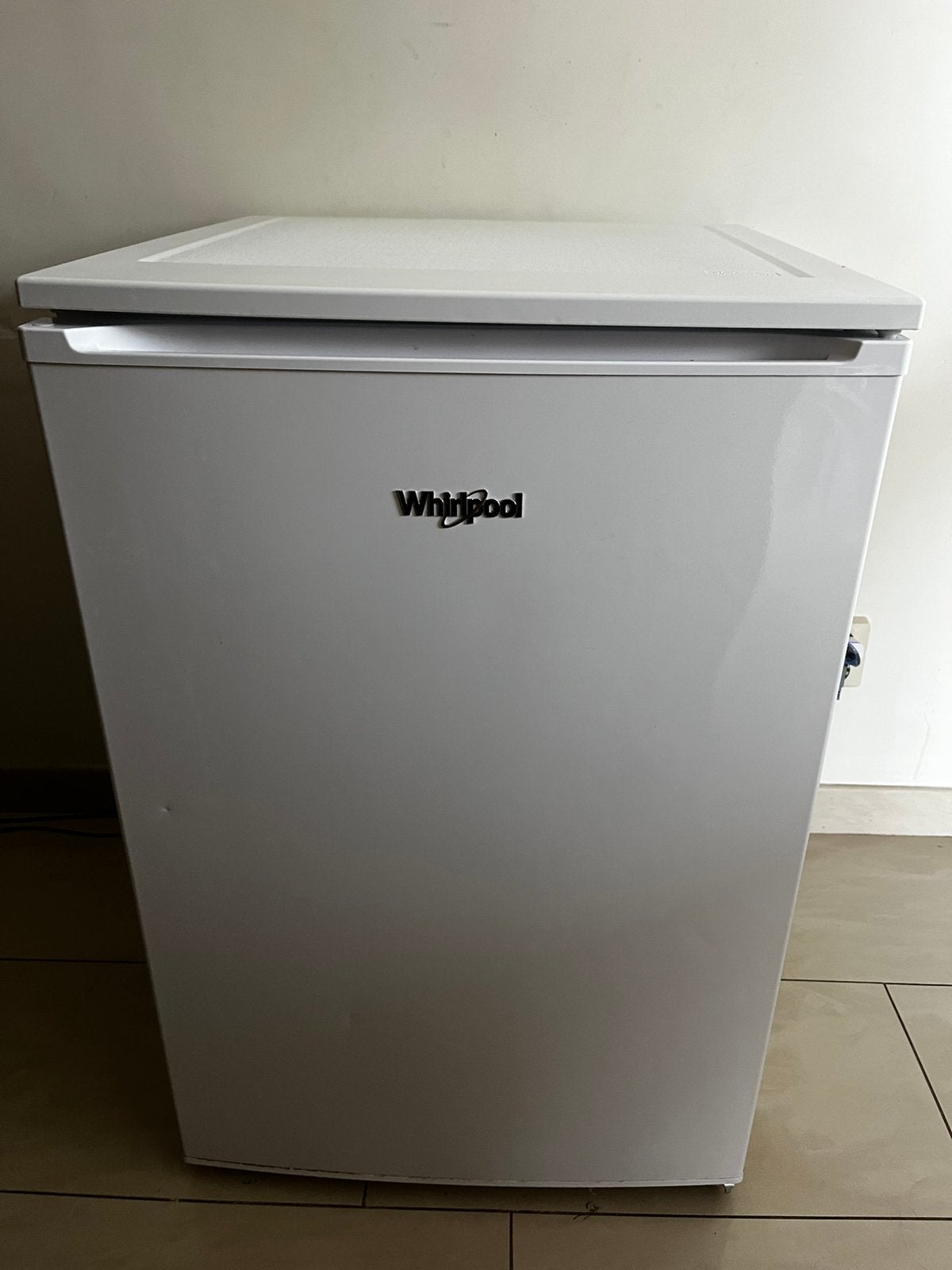 Whirlpool Fridge with Freezer Compartment – 122L – White, Ophalen, Gebruikt, Minder dan 85 cm, 100 tot 150 liter