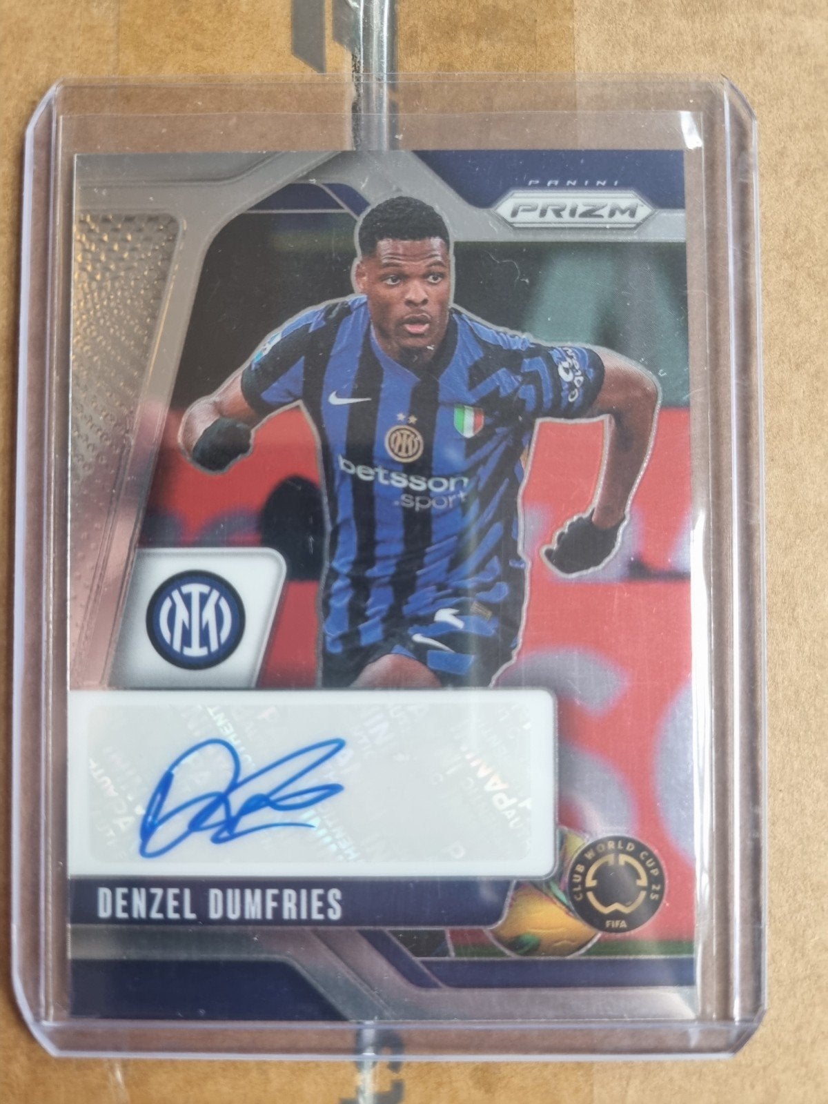 Denzel Dumfries gesigneerde kaart - Panini Prizm, Ophalen of Verzenden, Nieuw, Buitenlandse clubs, Spelerskaart