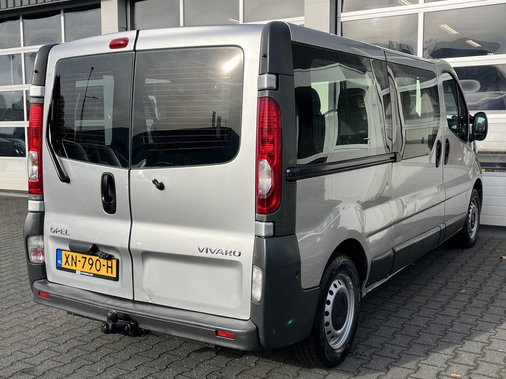 Opel Vivaro Combi 2.0i L2H1 9-persoons Airco Trekhaak Person, Voorwielaandrijving, 1998 cc, Zwart, 120 €/maand