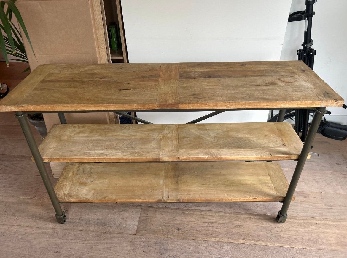Stylish side table, Ophalen, 100 tot 150 cm, Zo goed als nieuw, 25 tot 50 cm
