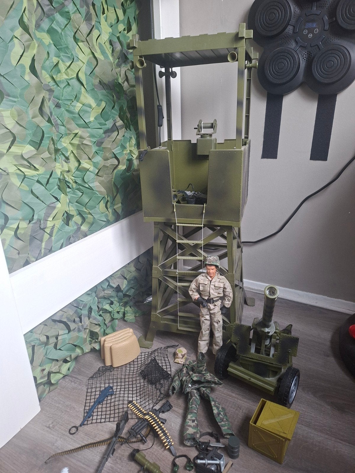 Grote set soldaten speelgoed met grote uitkijktoren en acces, Kinderen en Baby's, Speelgoed | Actiefiguren, Ophalen, Zo goed als nieuw