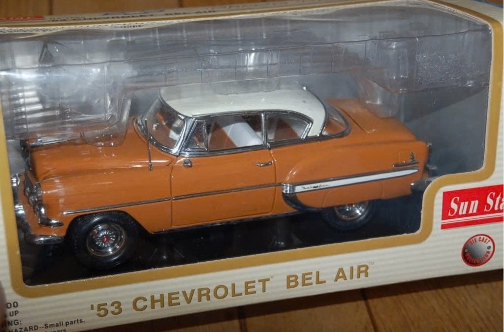 1:18 CHEVROLET BEL AIR 1953 Sun star diecast in box WRH, Verzenden, Zo goed als nieuw, Auto, ERTL