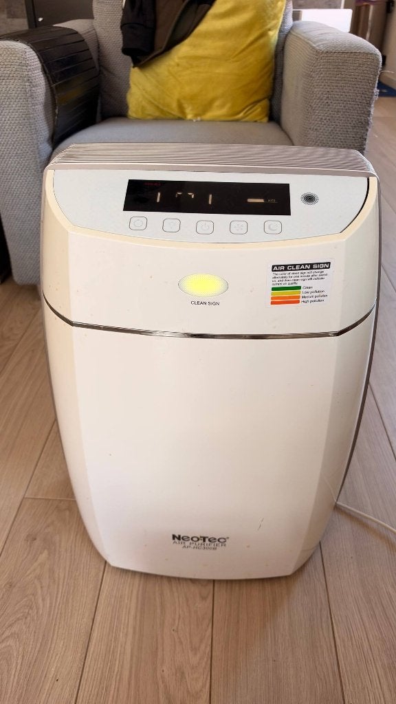 NeoTec AP-HC300B LED UV/Tio² HEPA Air Purifier, Ophalen, Zo goed als nieuw, Luchtreiniger