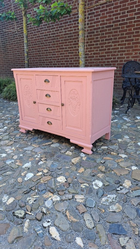 Prachtige sfeervolle authentieke Commode Cinnamon Pink 1925, Kinderen en Baby's, Kinderkamer | Commodes en Kasten, Voetruimte