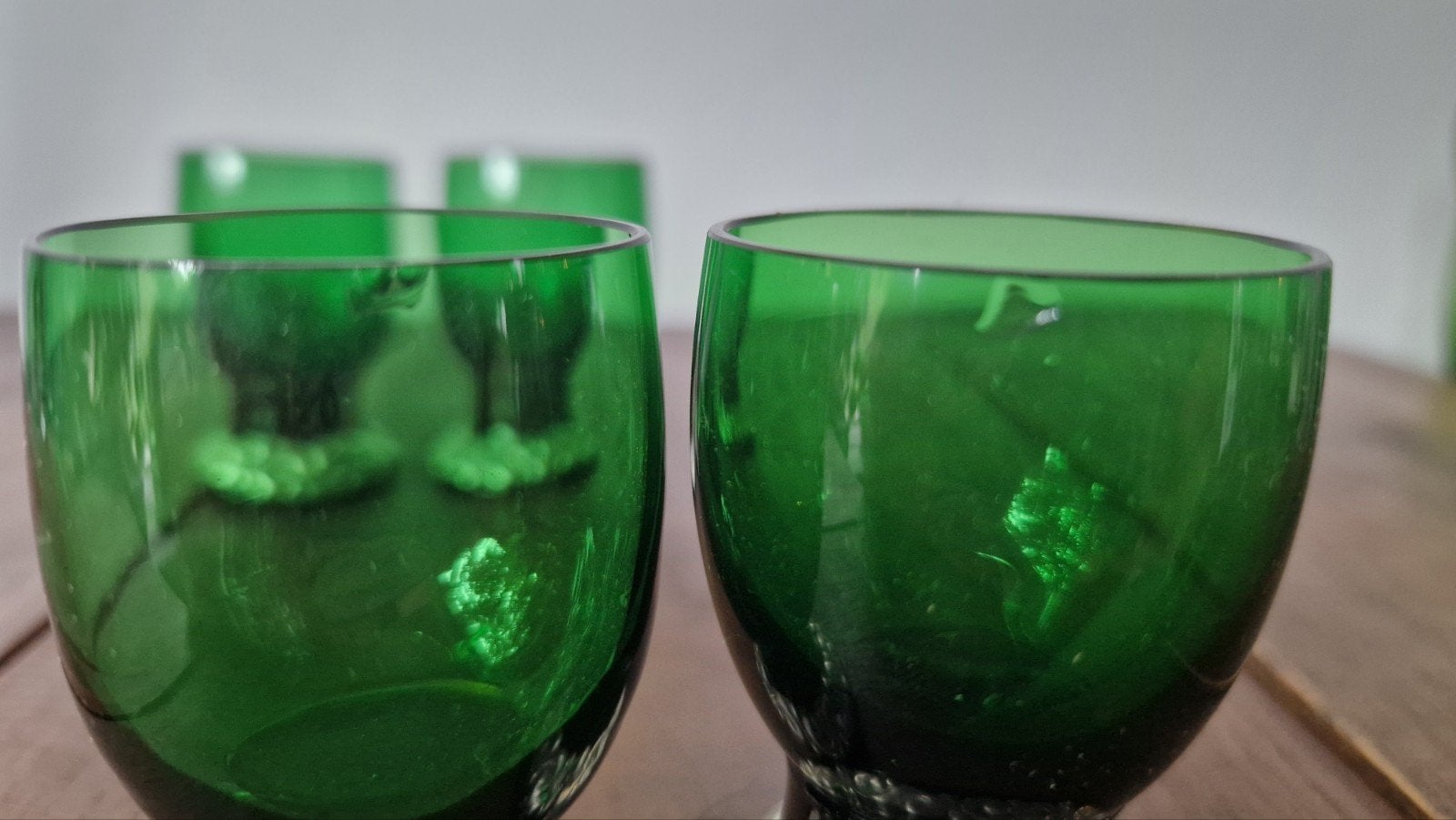 Set van 6 Groene Glazen met Zilverkleurige Voet, Antiek en Kunst, Antiek | Glas en Kristal, Ophalen of Verzenden
