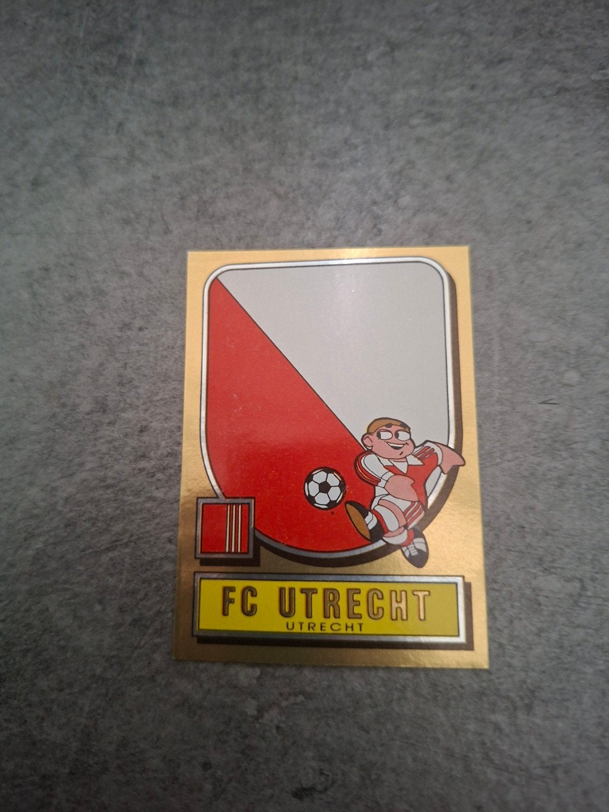 Panini sticker Voetbal 82. Embleem FC Utrecht., Ophalen of Verzenden, Zo goed als nieuw, Sticker