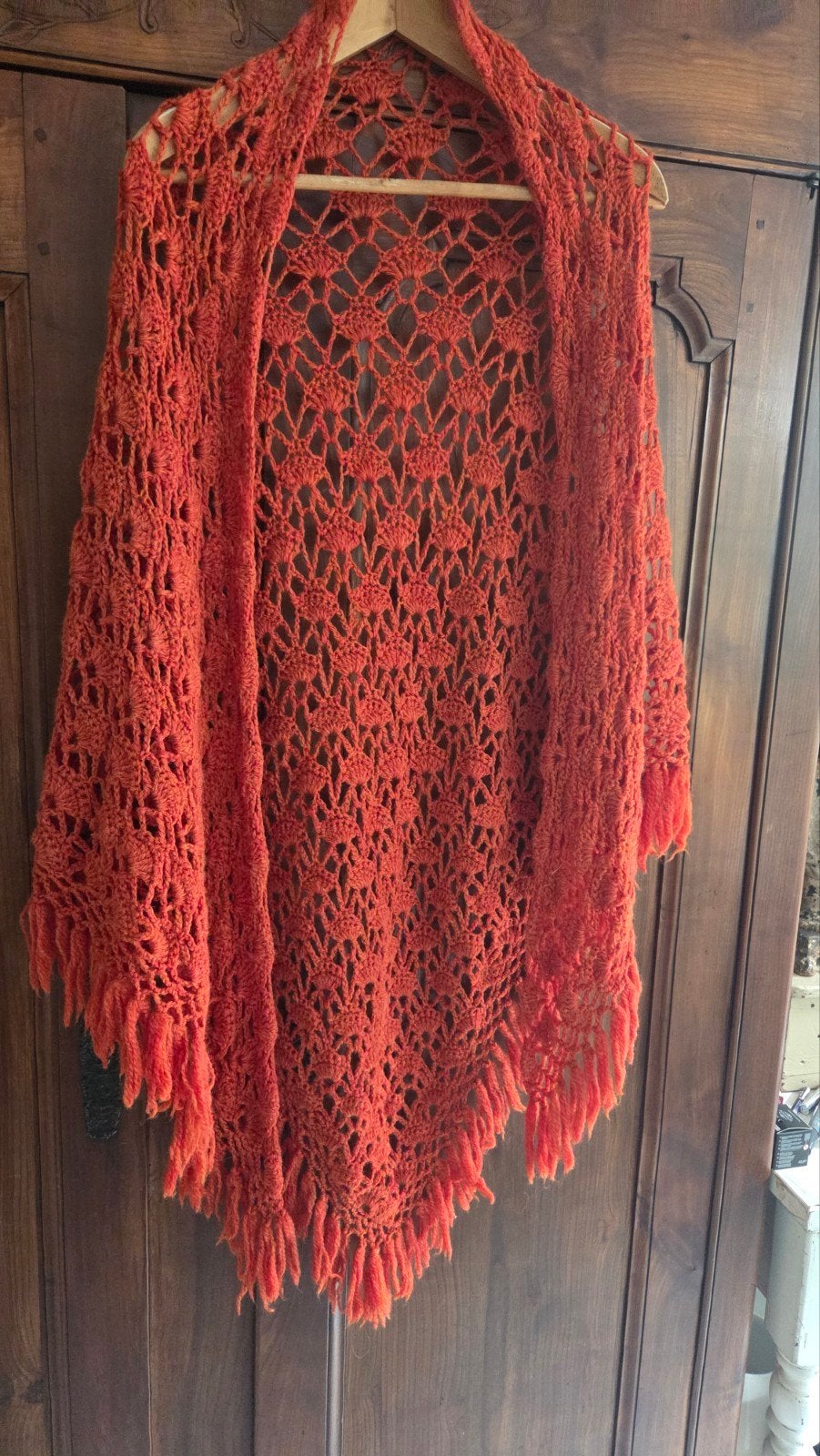 Vintage gehaakte omslagdoek in een warme roestbruine/oranje, Ophalen of Verzenden, Zo goed als nieuw