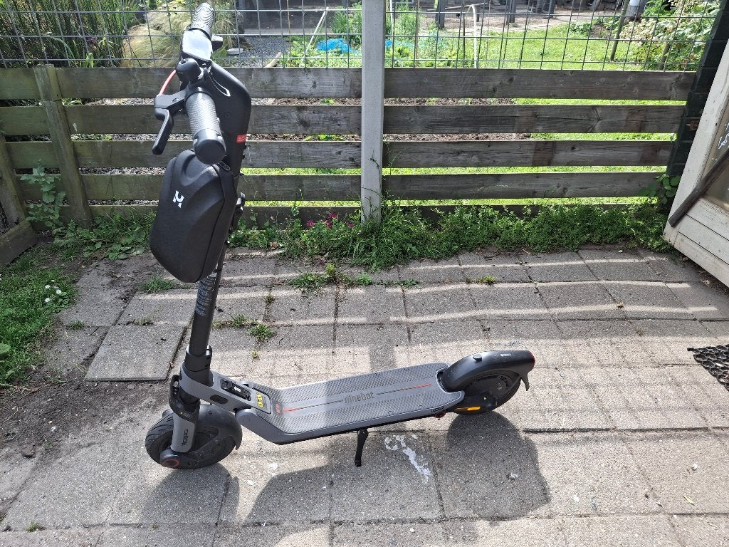 Electrische step, Fietsen en Brommers, Steps, Ophalen, Zo goed als nieuw, Elektrische step (E-scooter), Ninebot
