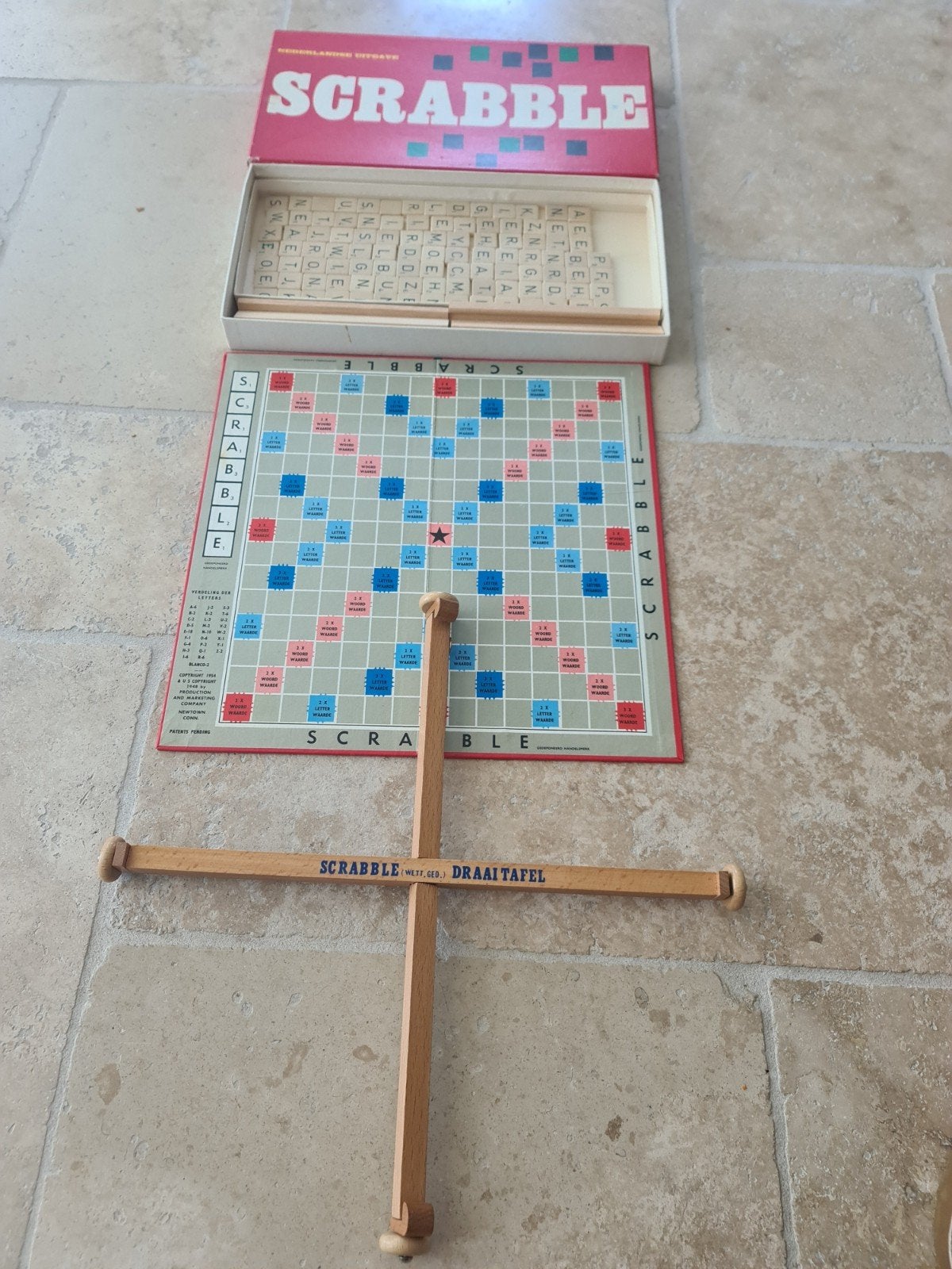 Vintage Scrabble met houten letters en draaiplateau, Ophalen of Verzenden, Gebruikt
