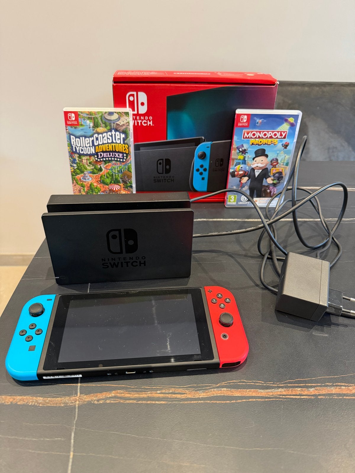 Nintendo Switch met 2 games, Met games, Met 2 controllers, Zo goed als nieuw, Ophalen