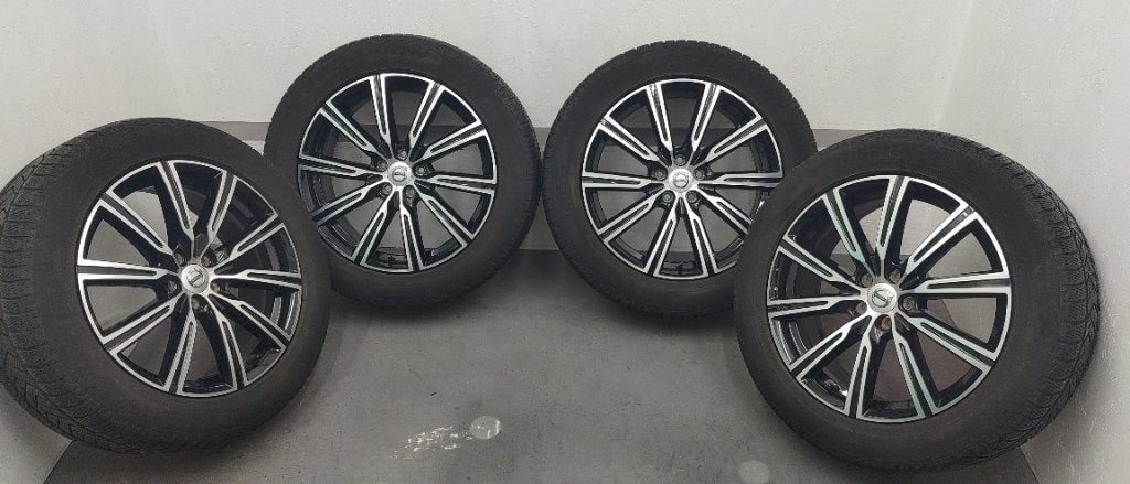 Volvo XC60 19 inch velgenset met winterbanden, Gebruikt, Banden en Velgen, Winterbanden, 235 mm
