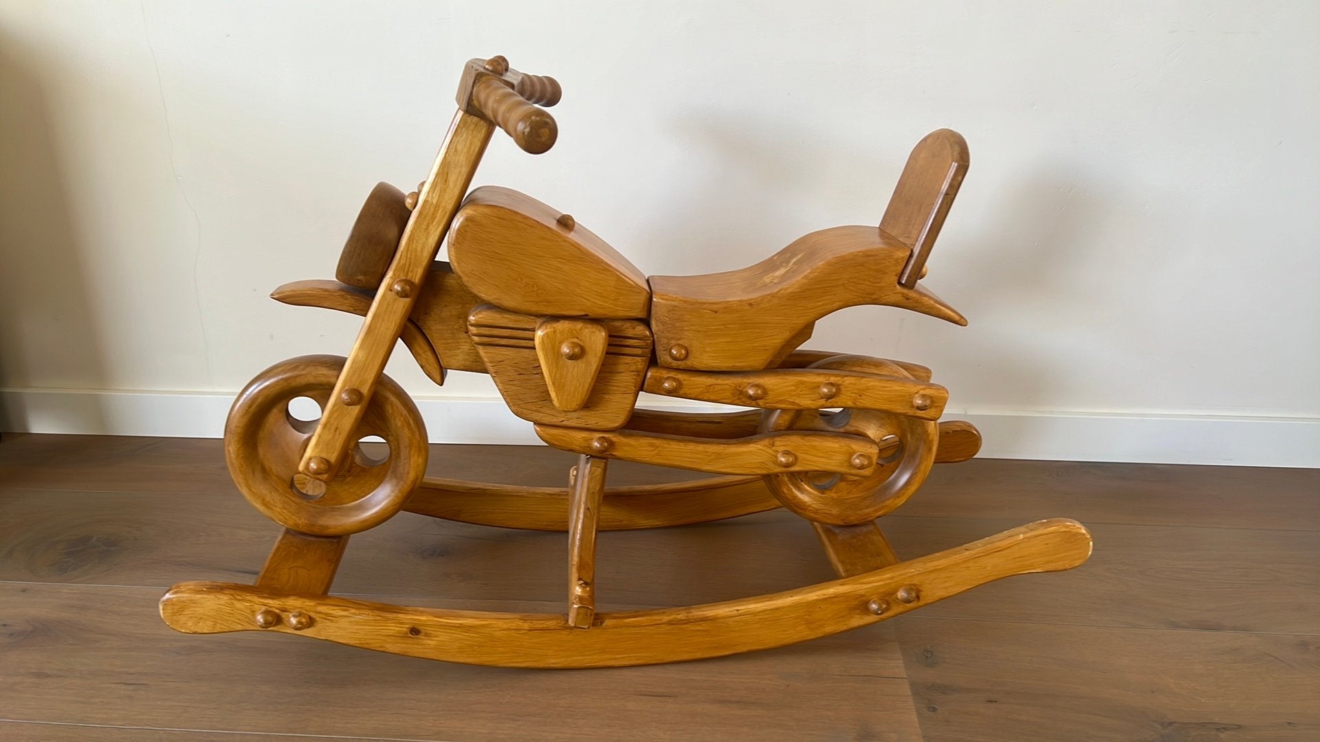 Motor hobbelfiguur van hout, Ophalen, Gebruikt