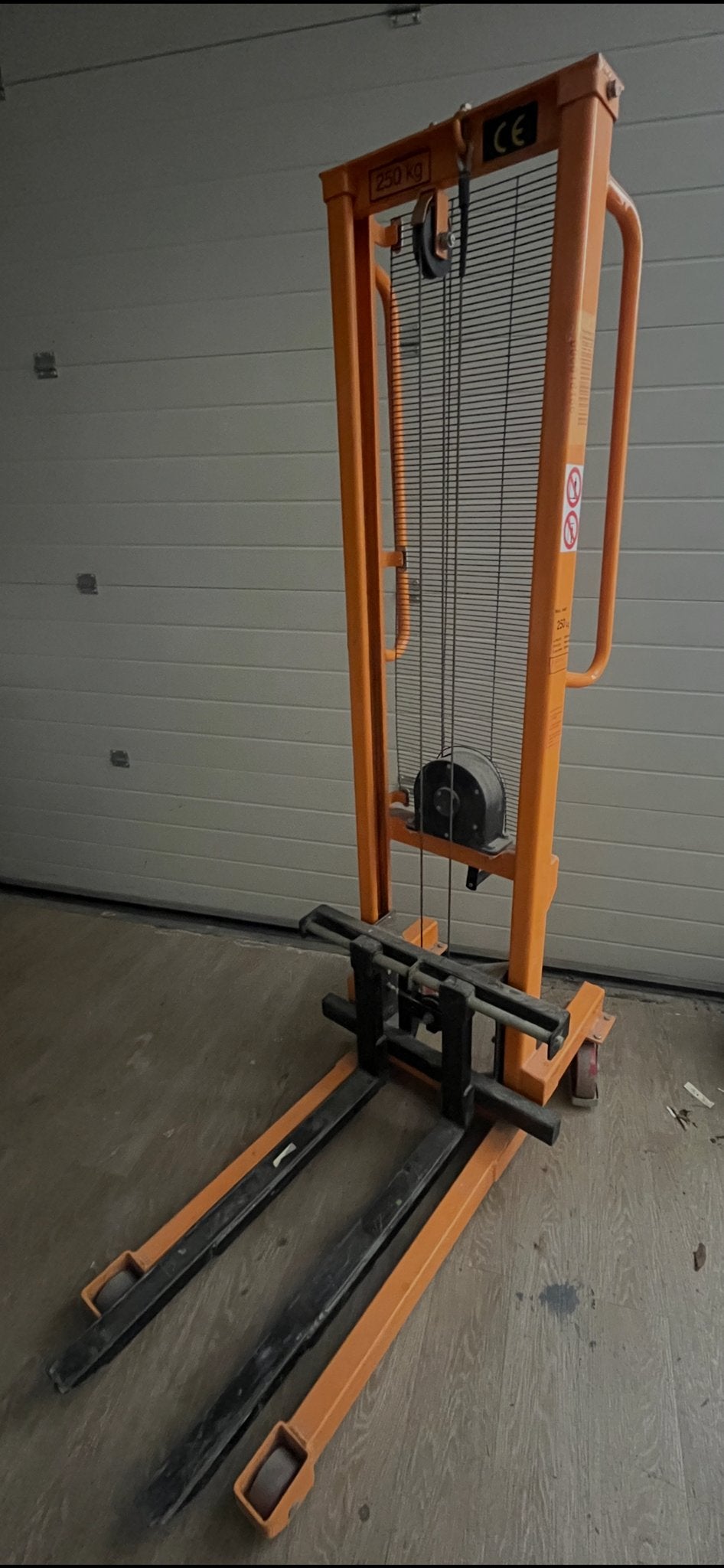 Handmatige Stapelaar 250 kg - Compact en Efficiënt, Ophalen, Zo goed als nieuw