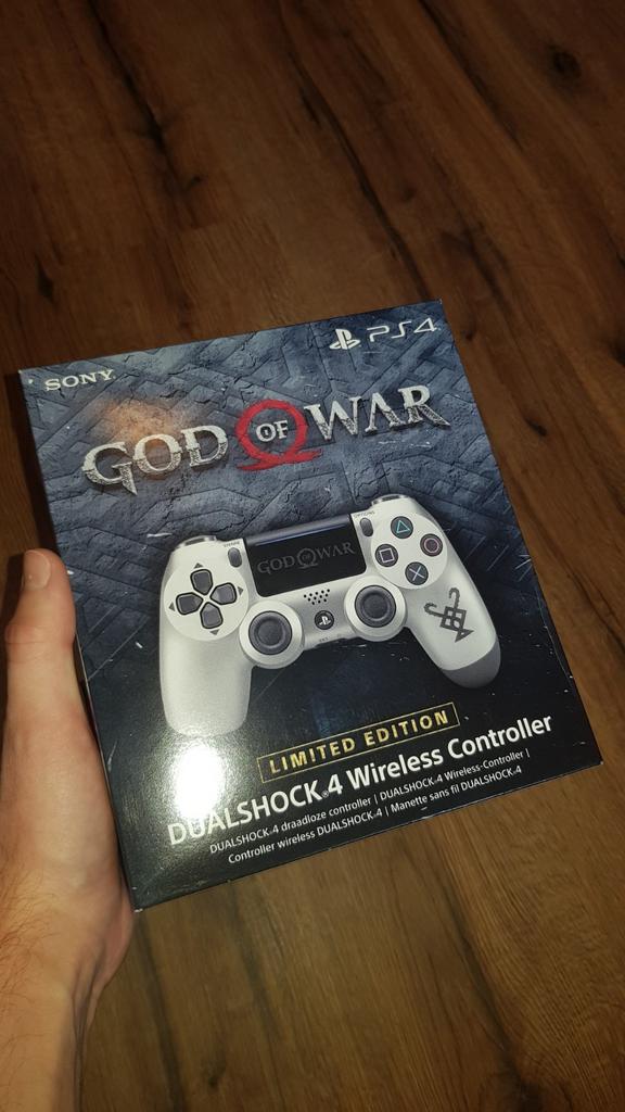 DualShock 4 v2 God of War Limited Edition (NEW), Nieuw, Ophalen of Verzenden, Controller, PlayStation 4