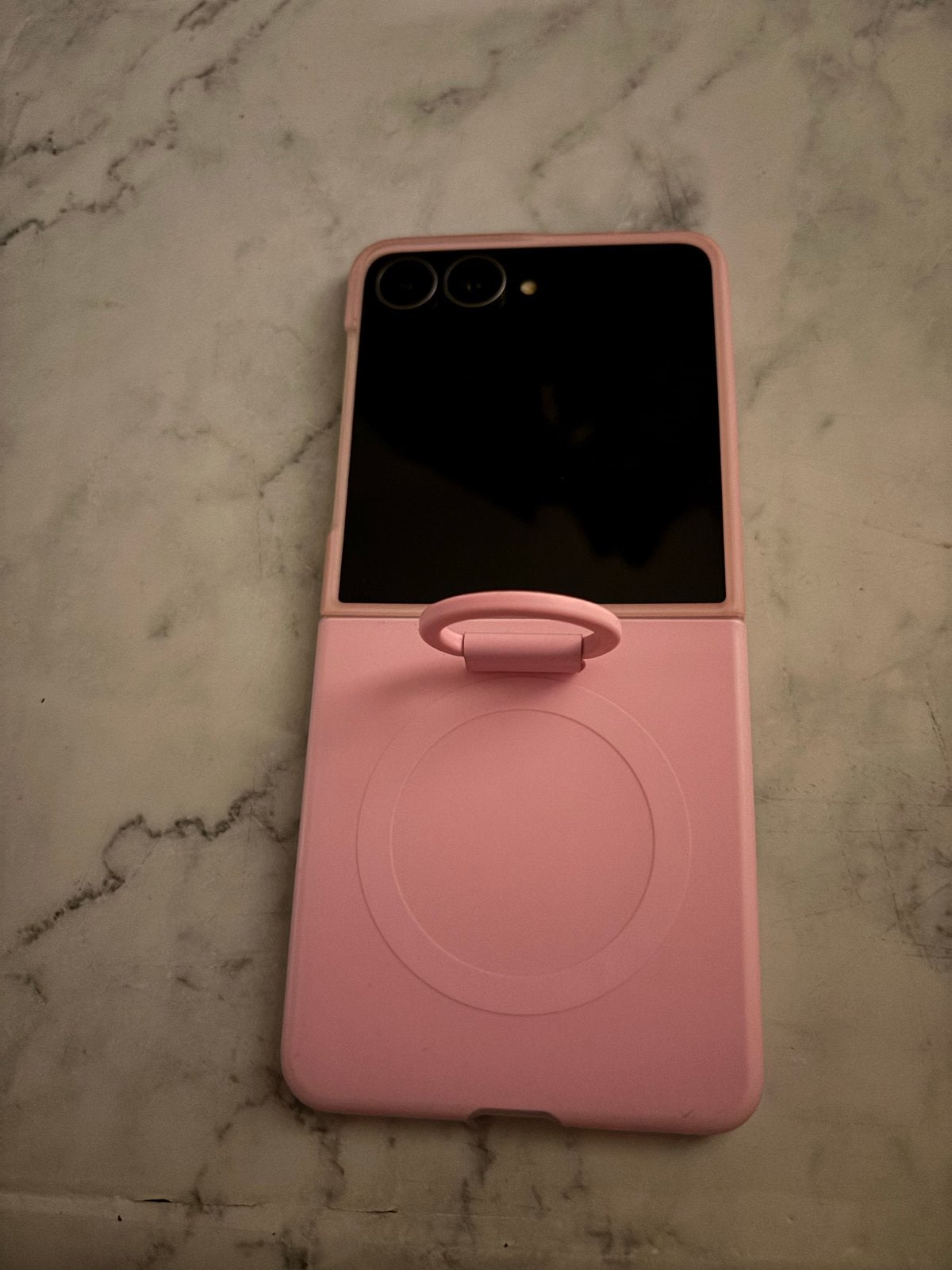 Foto 5 van Samsung Galaxy Z Flip 8 - Zo goed als nieuw, 2 jaar garantie