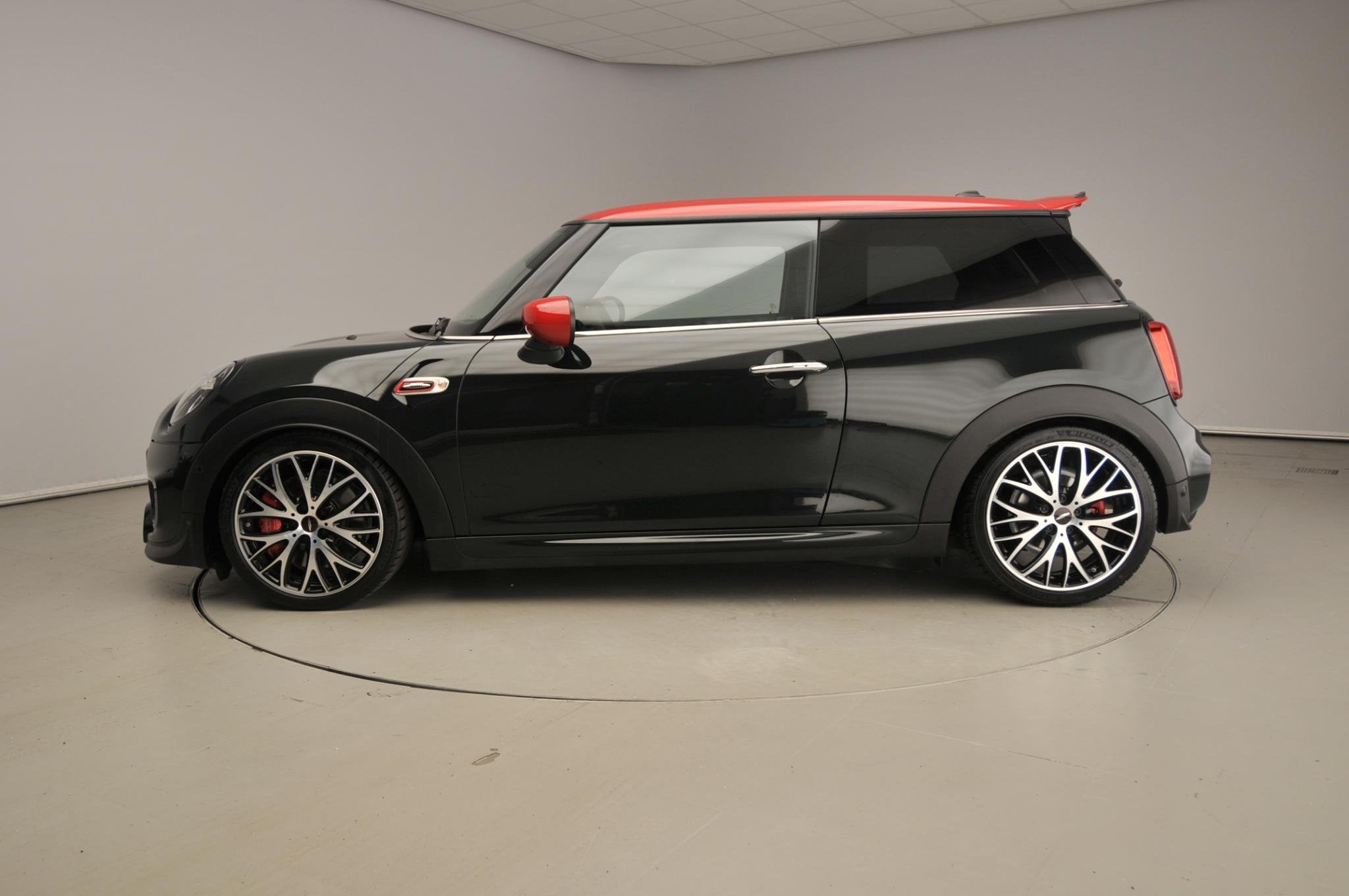 MINI 3-deurs JCW Automaat / JCW Stoelen / Getint Glas / Head, Auto's, Stof, Gebruikt, 4 cilinders, 4 stoelen