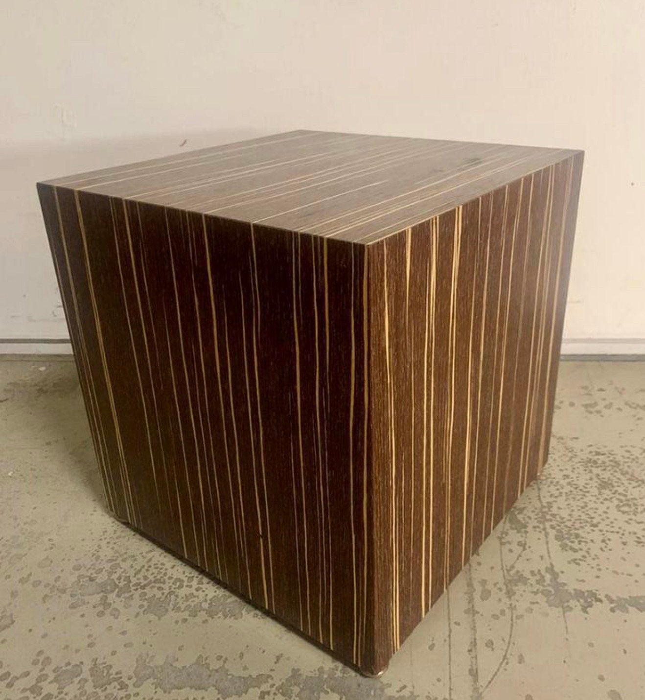 Design kubus – Macassar ebben fineer –strak & zwaar, Ophalen of Verzenden, Zo goed als nieuw