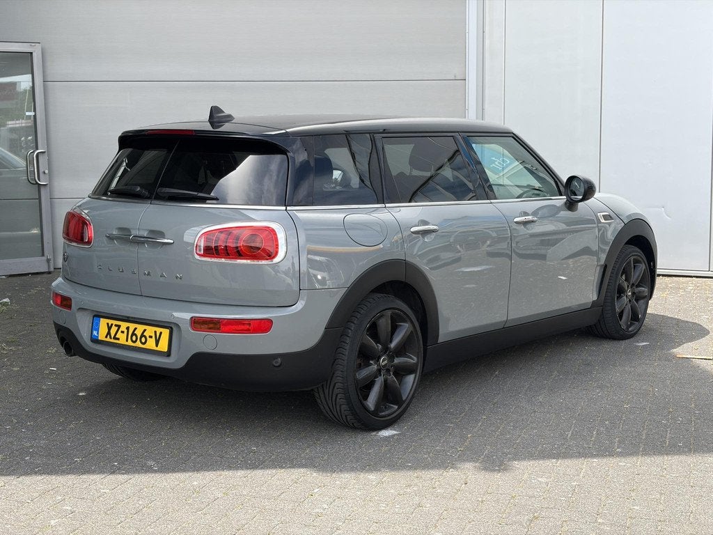 MINI Clubman 1.5 Cooper Chili Serious Business, 136 pk, Gebruikt, Leder en Stof, 19 km/l