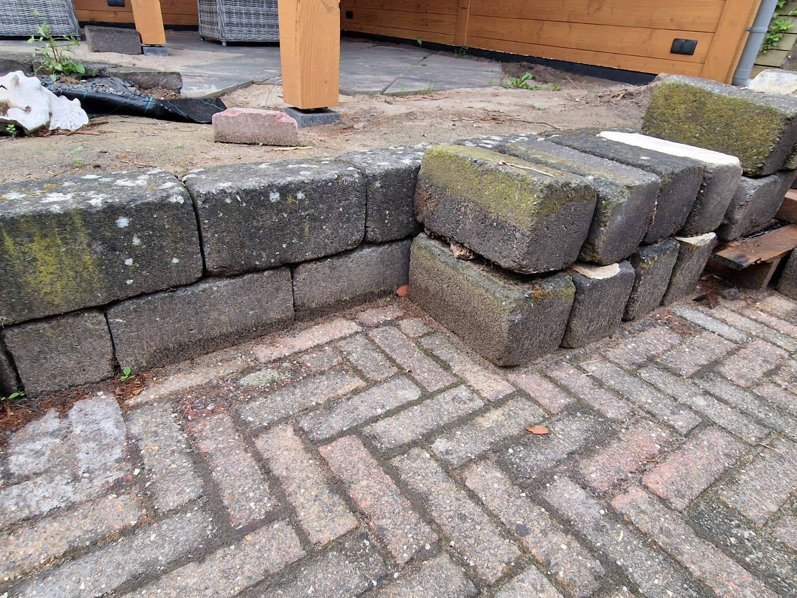 Stapel blokken 30x15x15 gratis antraciet., Tuin en Terras, Tegels en Klinkers, Ophalen, Beton, 5 tot 10 m², Overige typen