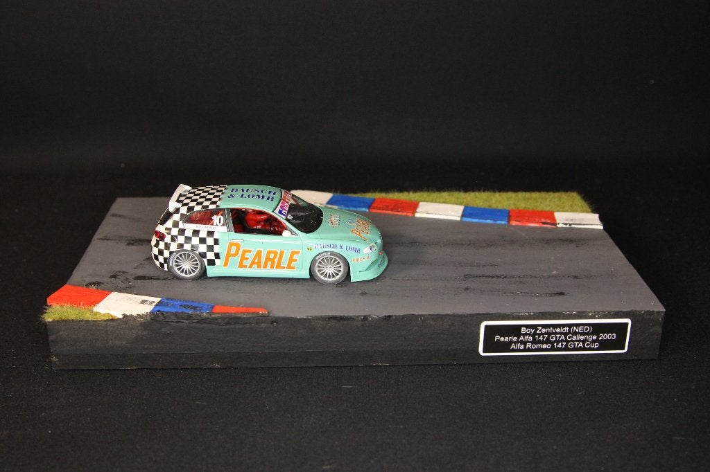 Diorama met Fly Alfa Romeo 147 GTA Chalenge 2003 1:32, Info@bennie-gs.nl, Bennie G's, 7241MB, Groter dan 1:35
