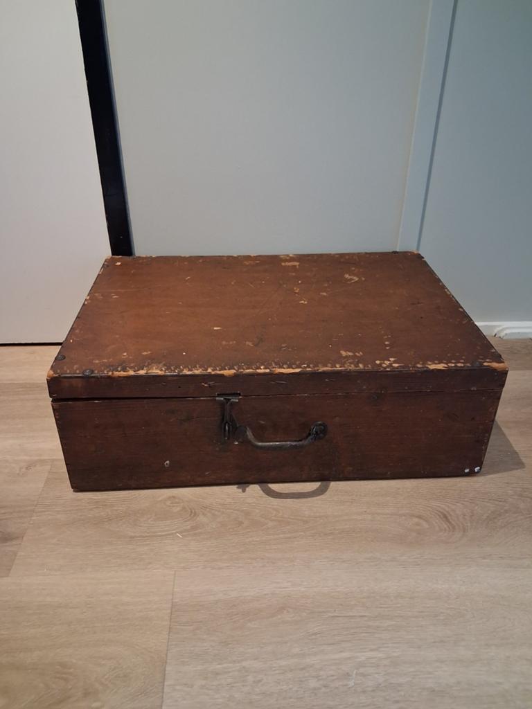 Vintage Houten Kist met Handvat en Sluiting, Gebruikt, 50 tot 100 cm, 50 tot 75 cm, Ophalen