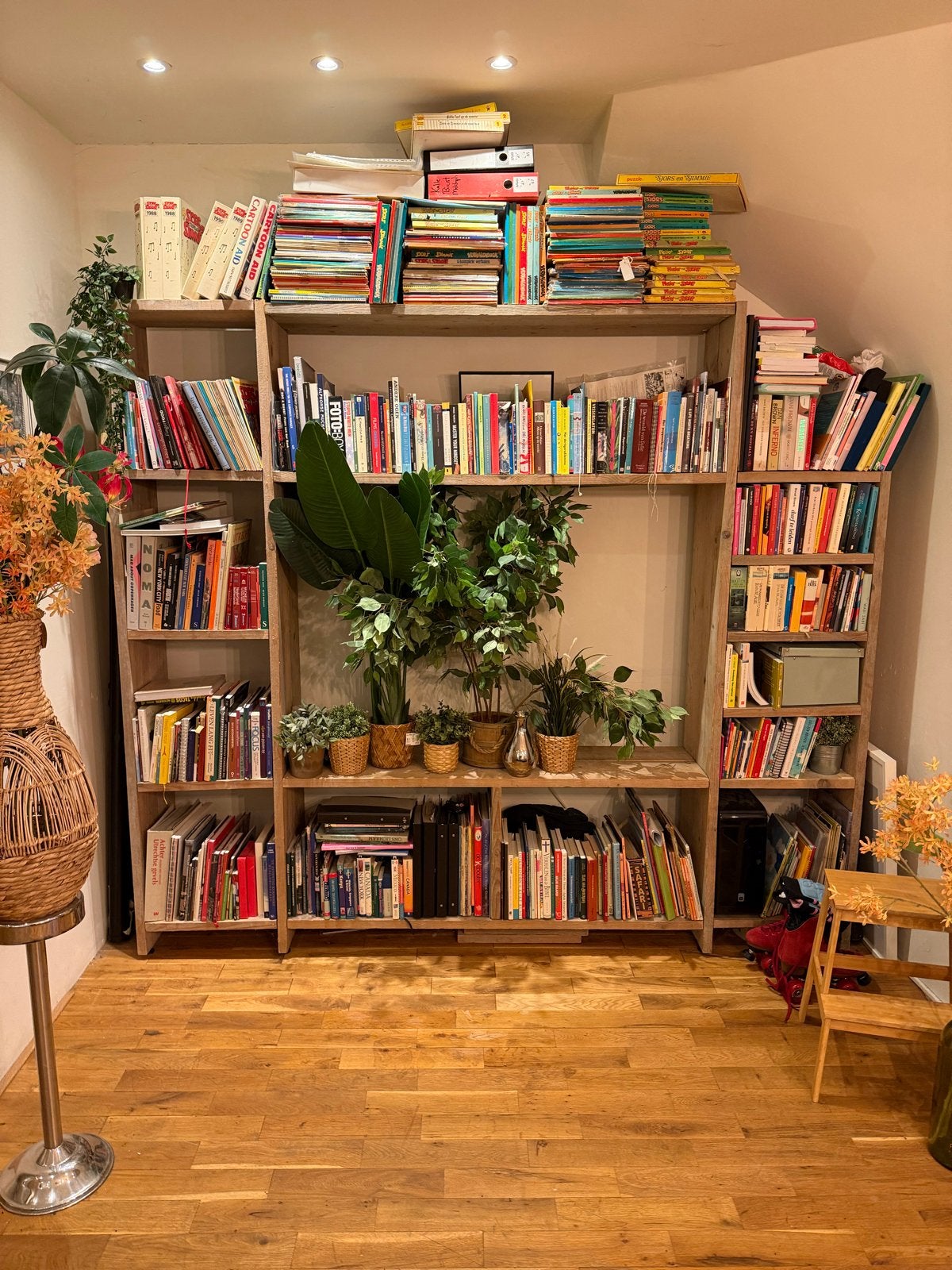 Steigerhouten Boekenkast met TV-ruimte (55 inch) - Utrecht, Ophalen, Met plank(en), Gebruikt, 200 cm of meer