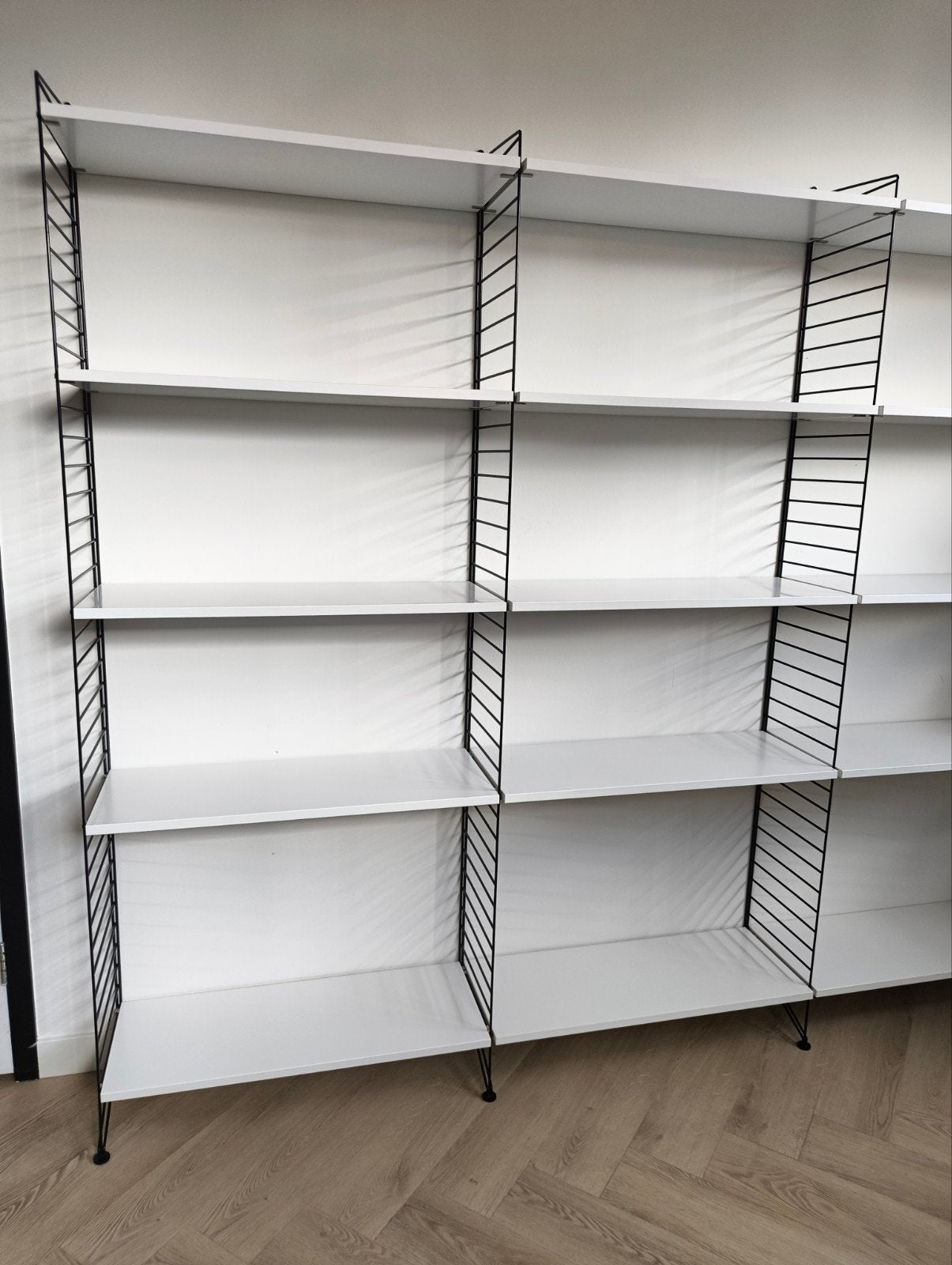 Foto 3 van Originele Nisse Strinning wandkast - Zo goed als nieuw