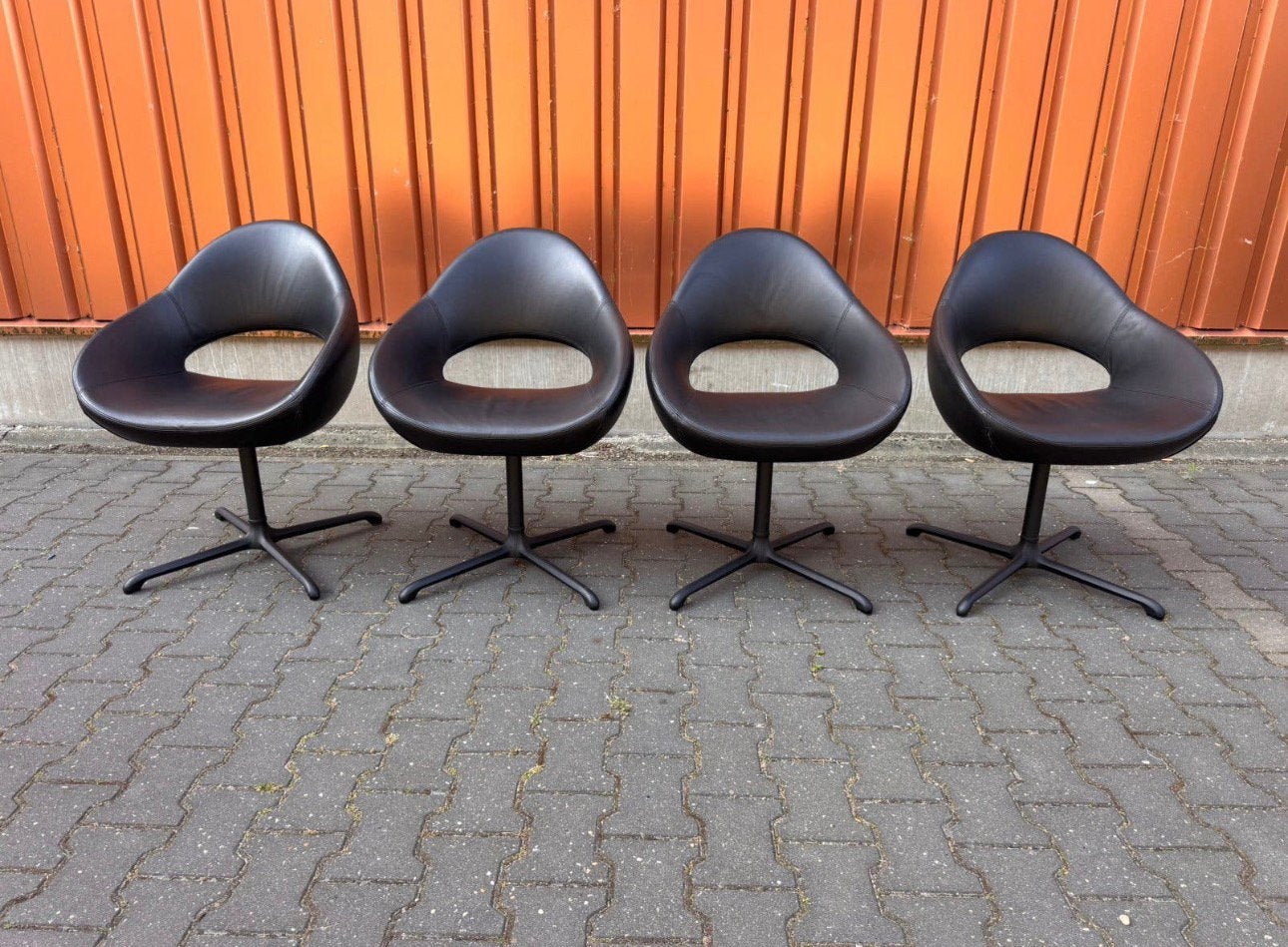 Artifort Shark stoelen (4x) zwart leer - in nieuwstaat!, Huis en Inrichting, Ophalen, Luxe design, Zwart, Zo goed als nieuw