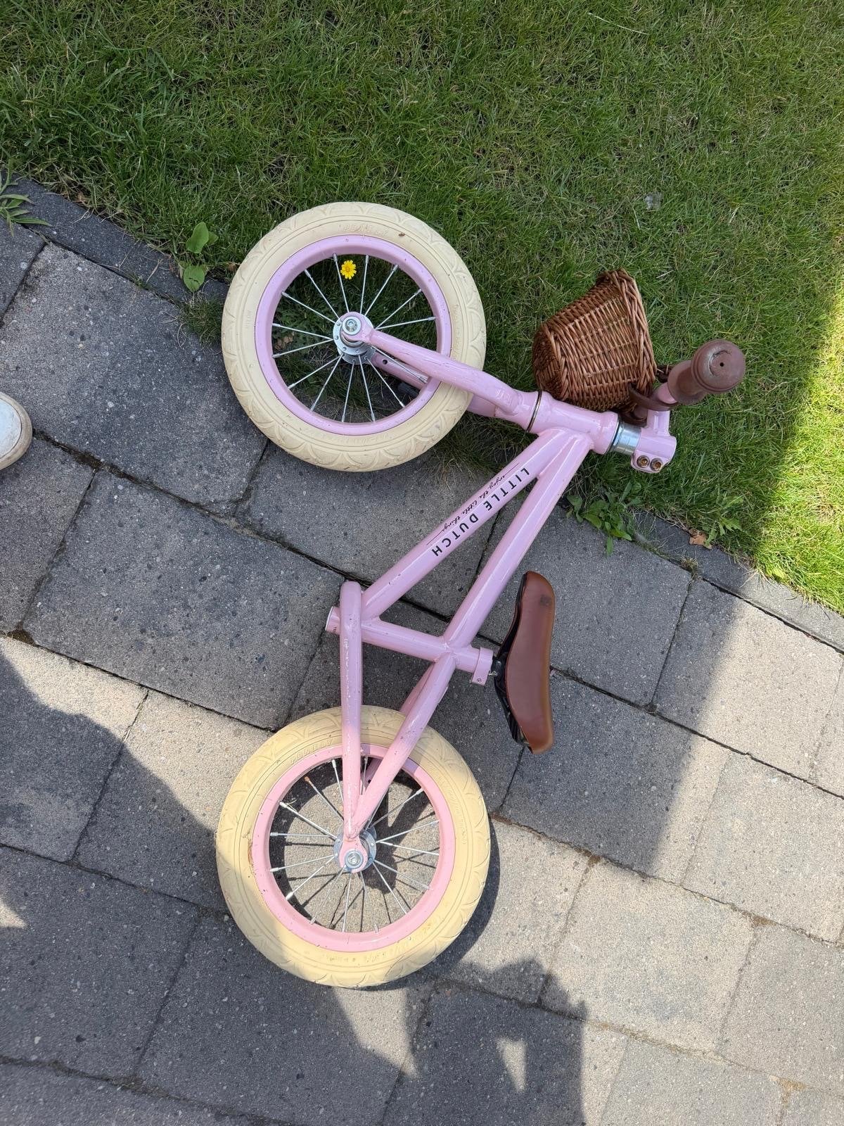 Little Dutch loopfiets roze met mandje, Ophalen, Zo goed als nieuw, Minder dan 16 inch