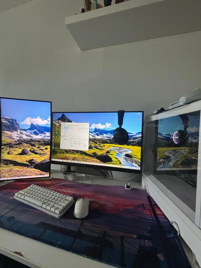 Complete Gaming Setup: PC, 2 Monitoren, Arm, Toetsenbord, Mu, Computers en Software, Monitoren, Zo goed als nieuw, 101 t/m 150 Hz