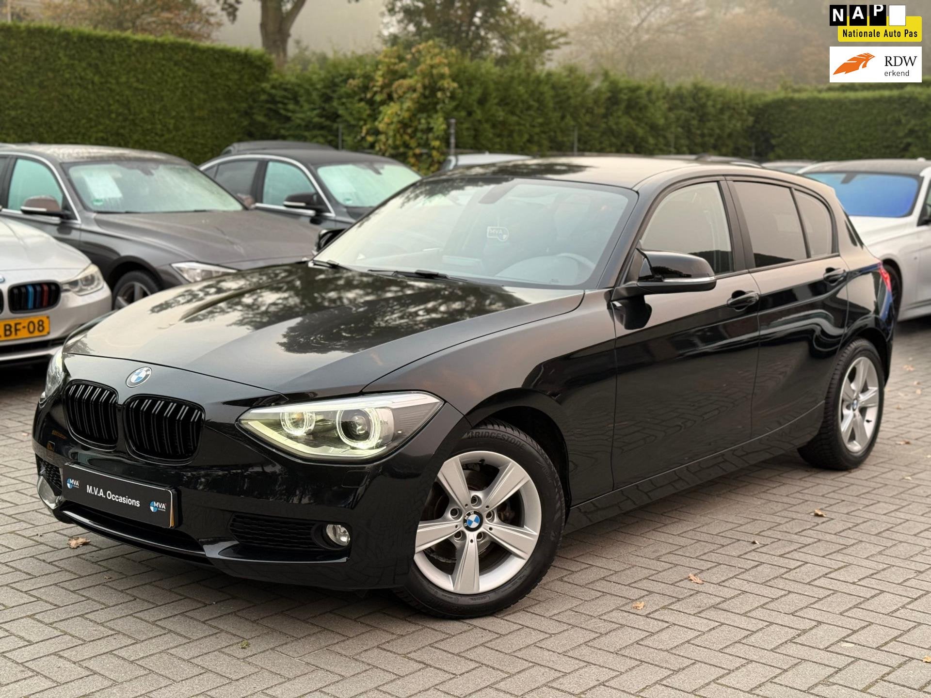 BMW 1-serie 116i EDE Executive|Nieuwe Ketting + Klepseals|Cl, Auto's, 1-Serie, Gebruikt, 4 cilinders, Zwart