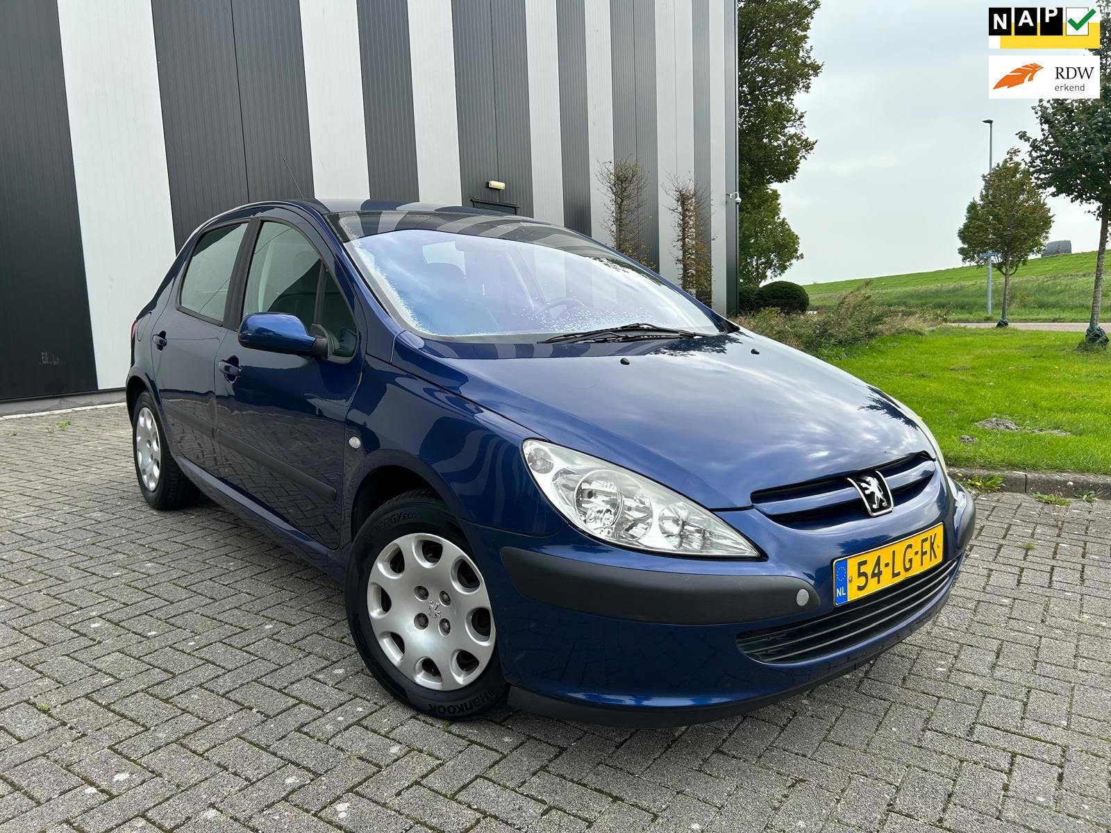 Peugeot 307 1.6-16V XT Automaat-Lage Km-Airco-Elekpakket, Auto's, Gebruikt, 4 cilinders, Blauw, 1204 kg