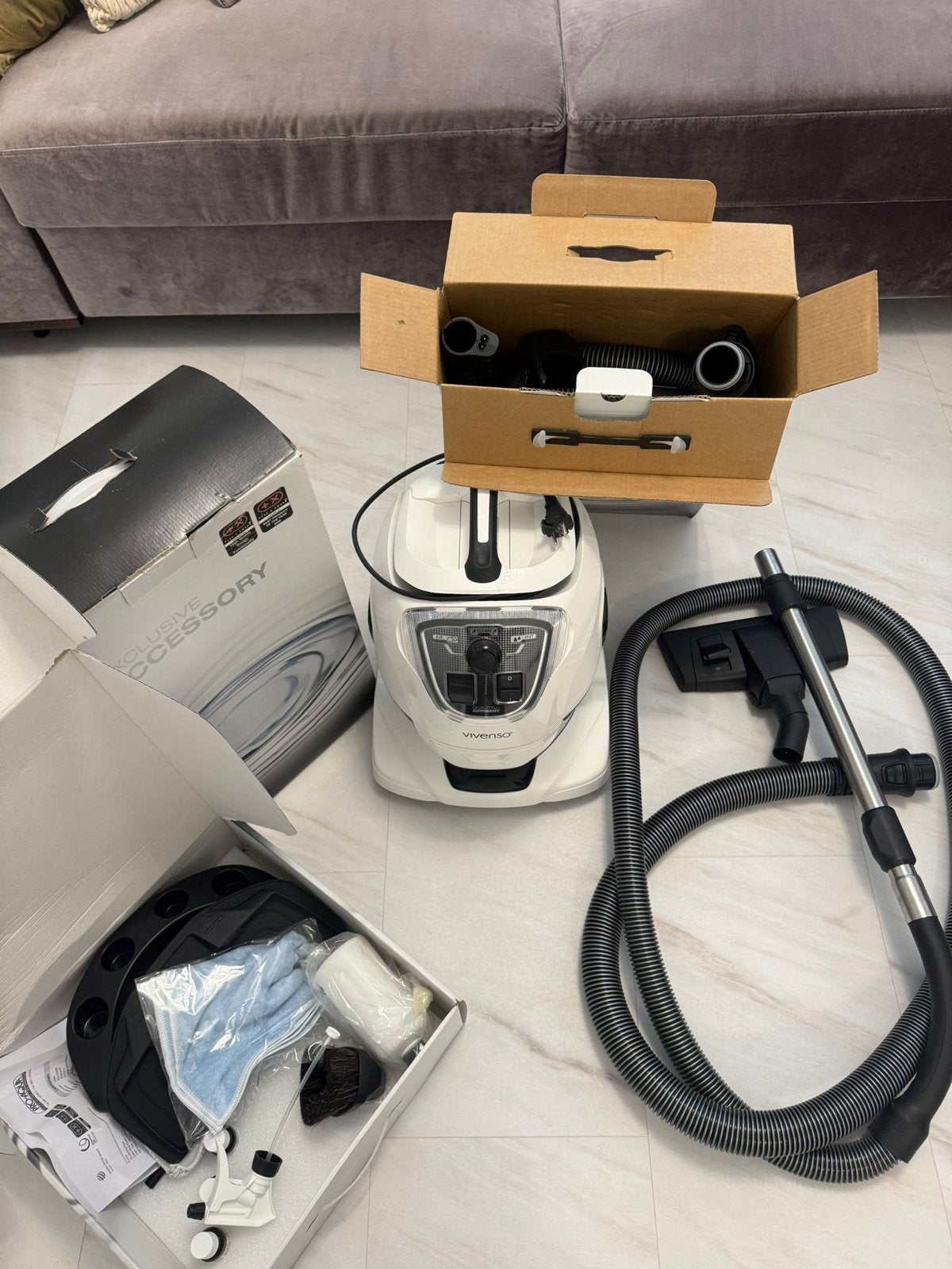Vivenso stofzuiger met waterfilter en accessoires, Overige merken, Nieuw, Ophalen of Verzenden, Waterstofzuiger