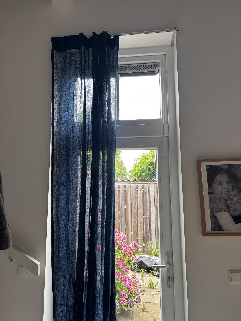 Zo goed als nieuwe donkerblauwe gordijnen van IKEA, Overige materialen, 300 cm, Blauw, 145 cm