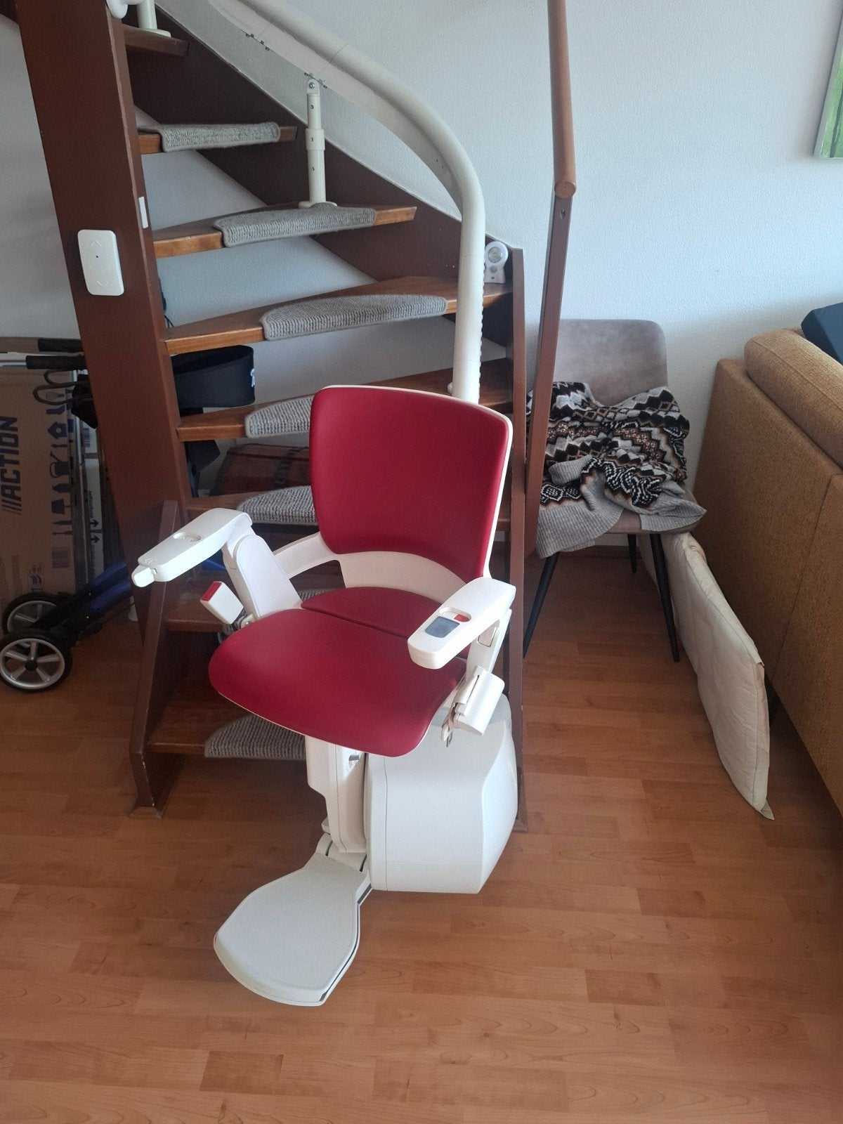 traplift jaar oud + bon, Diversen, Ophalen, Zo goed als nieuw, Met bocht