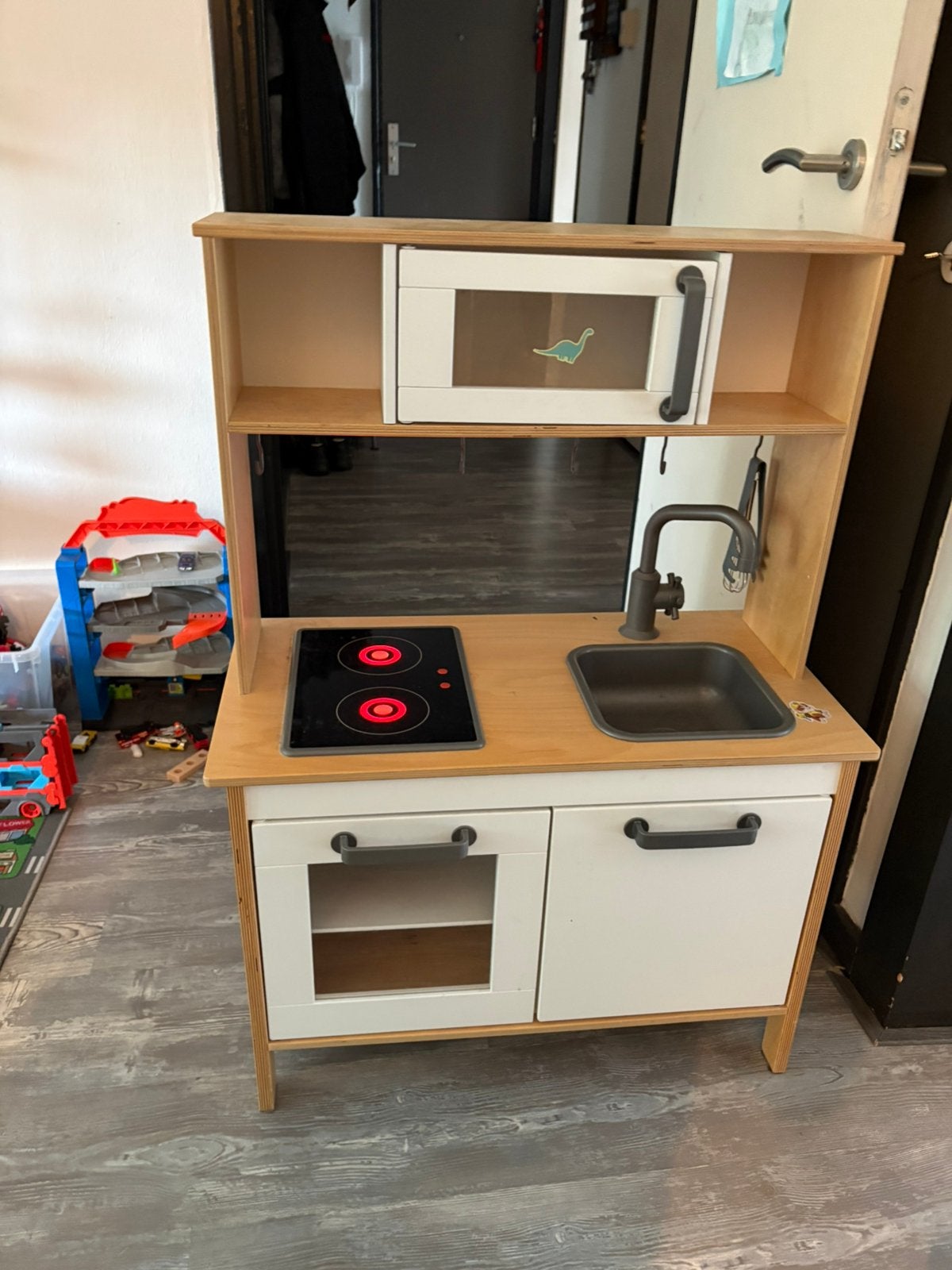 Ikea keuken met een tas vol potten, pannen, bekertjes etc, Ophalen, Gebruikt, Hout, Speelkeuken