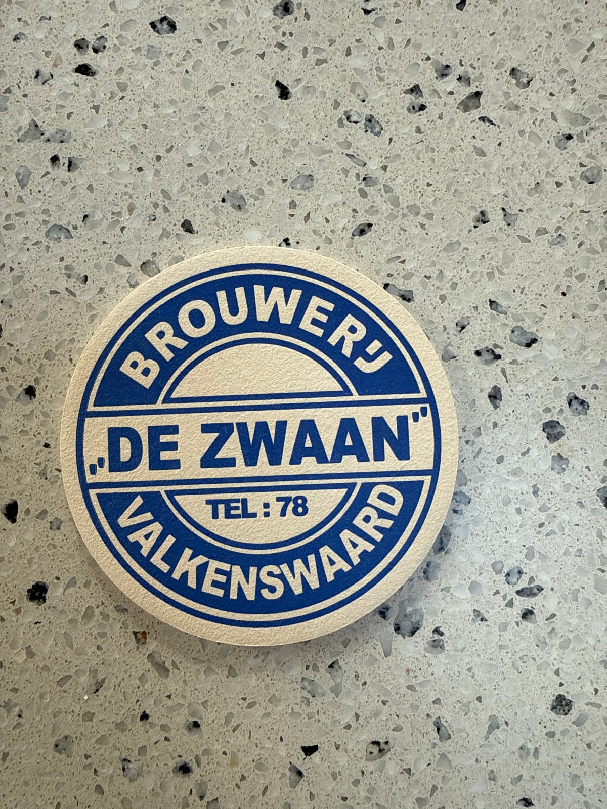 Vintage bierviltjes: Brouwerij De Zwaan & Cafe In De Dolle S, Verzamelen, Ophalen of Verzenden, Zo goed als nieuw, Viltje(s), Overige merken